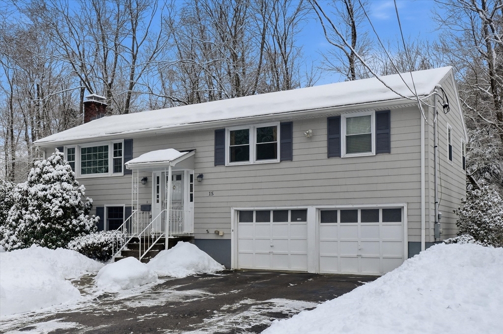 15 Woodmere, Framingham, Massachusetts, 3 Bedrooms Bedrooms, 8 Rooms Rooms,2.5 BathroomsBathrooms,Residential,For Sale,Woodmere,73482690