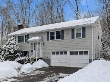 15 Woodmere, Framingham, Massachusetts, 3 Bedrooms Bedrooms, 8 Rooms Rooms,2.5 BathroomsBathrooms,Residential,For Sale,Woodmere,73482690
