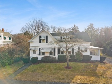 1524 Somerset Ave, Taunton, Massachusetts, 4 Bedrooms Bedrooms, 8 Rooms Rooms,2 BathroomsBathrooms,Residential,For Sale,Somerset Ave,73469593
