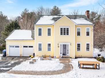 13 Jonathans Way, Upton, Massachusetts, 4 Bedrooms Bedrooms, 9 Rooms Rooms,2.5 BathroomsBathrooms,Residential,For Sale,Jonathans Way,73468744