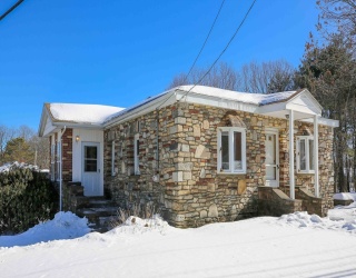 300 Millbury Ave, Millbury, Massachusetts, 3 Bedrooms Bedrooms, 6 Rooms Rooms,1 BathroomBathrooms,Residential,For Sale,Millbury Ave,73477420