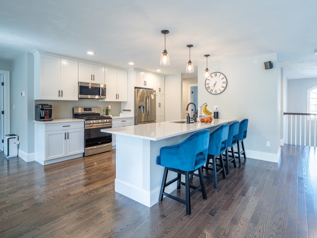 70 Lebaron Blvd, Lakeville, Massachusetts, 2 Bedrooms Bedrooms, 7 Rooms Rooms,2.5 BathroomsBathrooms,Residential,For Sale,Lebaron Blvd,73436923