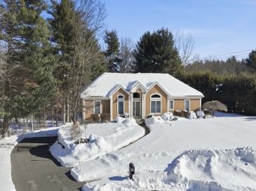 25 Winding Brook Ln., East Longmeadow, Massachusetts, 3 Bedrooms Bedrooms, 9 Rooms Rooms,3 BathroomsBathrooms,Residential,For Sale,Winding Brook Ln.,73473362
