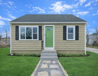 18 Huntington Ave, Plainville, Massachusetts, 3 Bedrooms Bedrooms, 6 Rooms Rooms,2 BathroomsBathrooms,Residential,For Sale,Huntington Ave,73469205