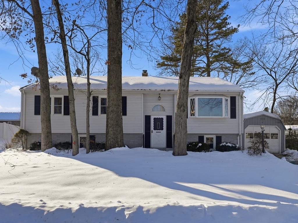 86 Wildwood Avenue, Springfield, Massachusetts, 4 Bedrooms Bedrooms, 9 Rooms Rooms,2 BathroomsBathrooms,Residential,For Sale,Wildwood Avenue,73475120