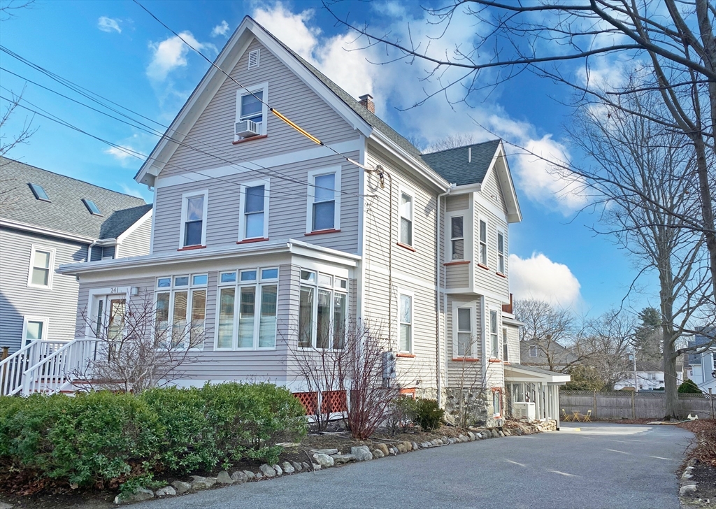 241 Mountain Ave, Malden, Massachusetts, 6 Bedrooms Bedrooms, 16 Rooms Rooms,4 BathroomsBathrooms,Residential Income,For Sale,Mountain Ave,73456575