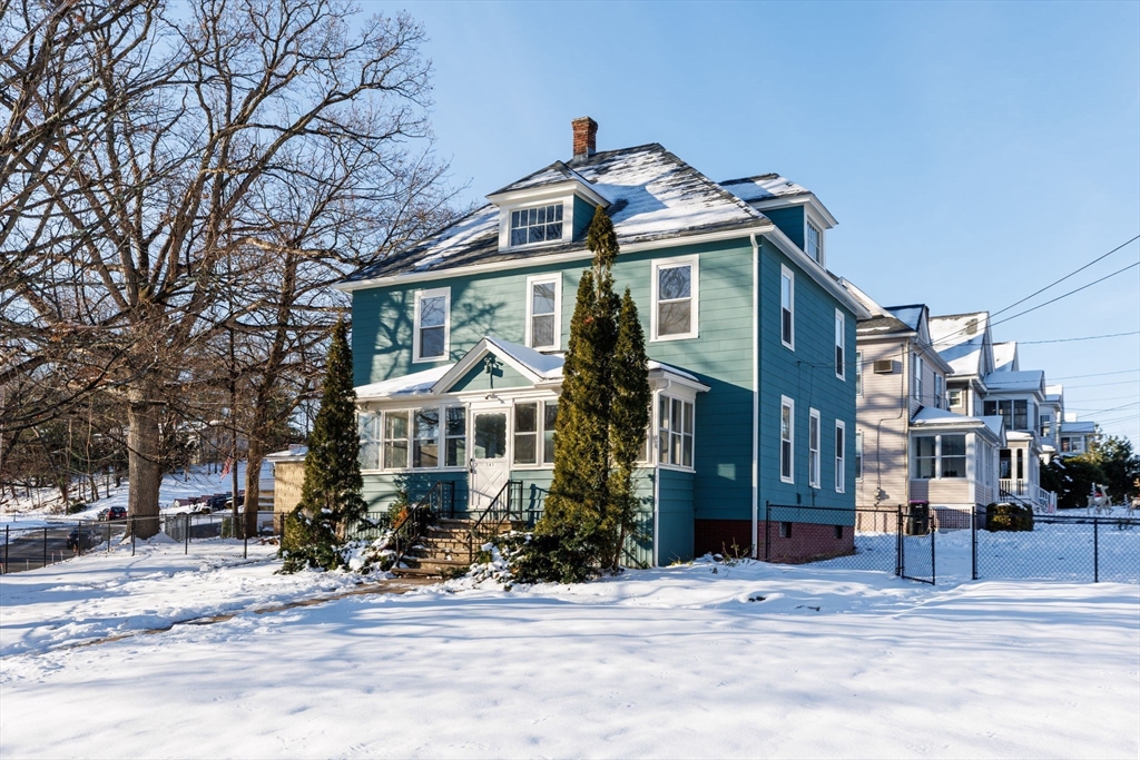 141 Saint Jerome Ave, Holyoke, Massachusetts, 4 Bedrooms Bedrooms, 8 Rooms Rooms,1.5 BathroomsBathrooms,Residential,For Sale,Saint Jerome Ave,73461486