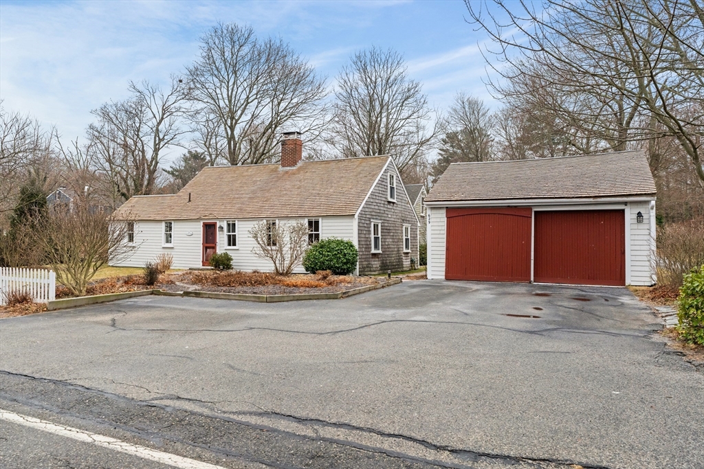 629 Country Way, Scituate, Massachusetts, 3 Bedrooms Bedrooms, 9 Rooms Rooms,2.5 BathroomsBathrooms,Residential,For Sale,Country Way,73470172