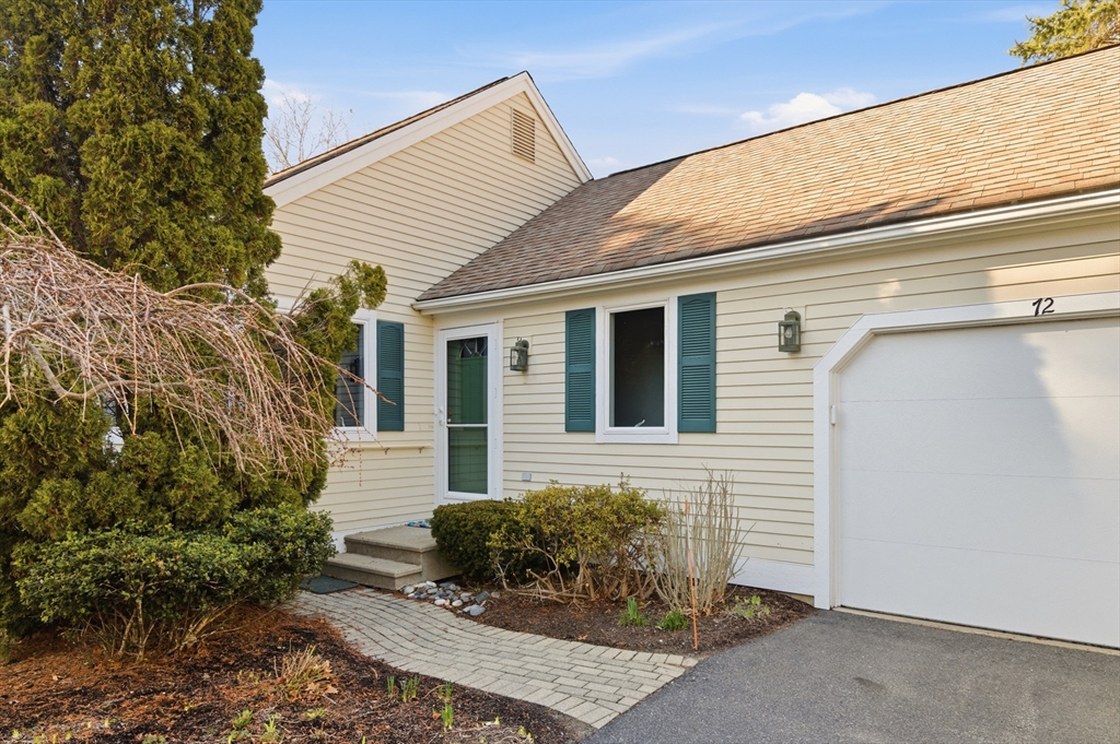 72 Pine Hill Blvd., Mashpee, Massachusetts, 2 Bedrooms Bedrooms, 4 Rooms Rooms,2 BathroomsBathrooms,Residential,For Sale,Pine Hill Blvd.,73493501