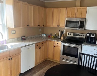 65 Sturtevant, Norwood, Massachusetts, 2 Bedrooms Bedrooms, 5 Rooms Rooms,1 BathroomBathrooms,Residential Lease,For Rent,Sturtevant,73493551