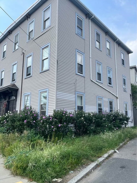 73 Reading St, Boston, Massachusetts, 2 Bedrooms Bedrooms, 4 Rooms Rooms,1 BathroomBathrooms,Residential Lease,For Rent,Reading St,73493567