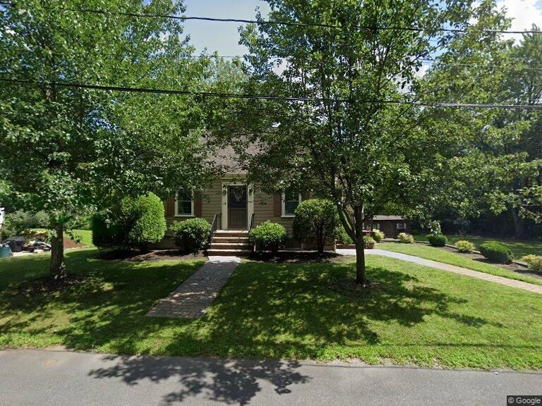 34 Plymouth Rd, Reading, Massachusetts, 3 Bedrooms Bedrooms, 6 Rooms Rooms,1.5 BathroomsBathrooms,Residential,For Sale,Plymouth Rd,73493619