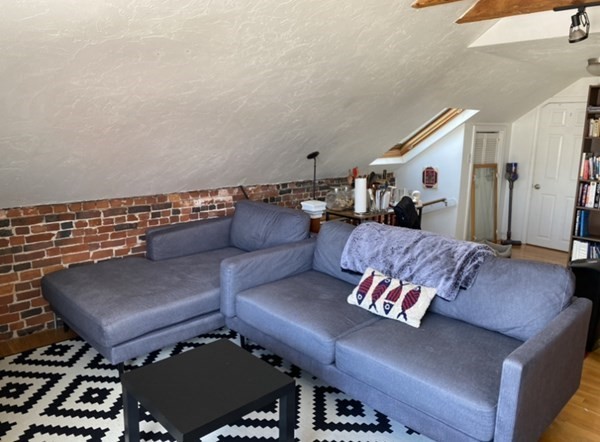 6 School St, Chelsea, Massachusetts, 1 Bedroom Bedrooms, 3 Rooms Rooms,1 BathroomBathrooms,Residential Lease,For Rent,School St,73493627