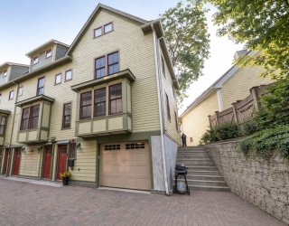 27 Marcella Street, Boston, Massachusetts, 3 Bedrooms Bedrooms, 6 Rooms Rooms,2.5 BathroomsBathrooms,Residential Lease,For Rent,Marcella Street,73493636