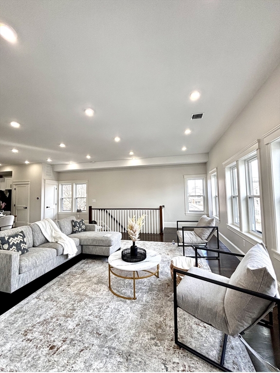 18 Woodbine St, Somerville, Massachusetts, 3 Bedrooms Bedrooms, 7 Rooms Rooms,3 BathroomsBathrooms,Residential Lease,For Rent,Woodbine St,73493675