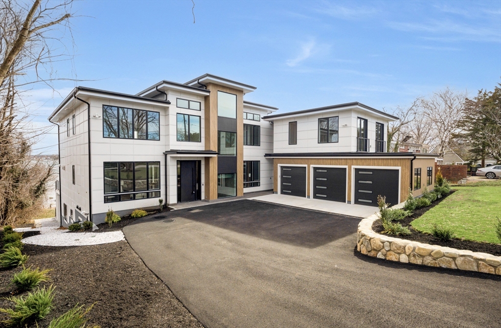 156 Crabtree, Quincy, Massachusetts, 7 Bedrooms Bedrooms, 29 Rooms Rooms,8 BathroomsBathrooms,Residential,For Sale,Crabtree,73493729