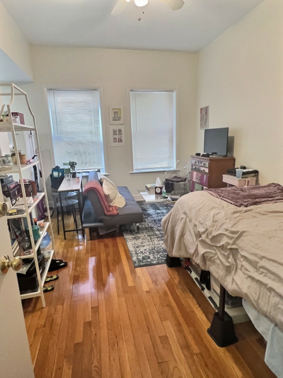 1482 Beacon, Brookline, Massachusetts, 1 Room Rooms,1 BathroomBathrooms,Residential Lease,For Rent,Beacon,73493728