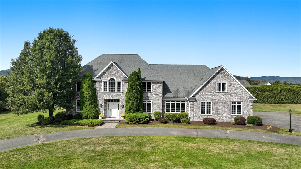 4 Sunrise Cir, South Hadley, Massachusetts, 5 Bedrooms Bedrooms, 11 Rooms Rooms,3.5 BathroomsBathrooms,Residential,For Sale,Sunrise Cir,73436364