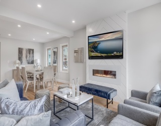 15 Melville, Somerville, Massachusetts, 3 Bedrooms Bedrooms, 8 Rooms Rooms,3 BathroomsBathrooms,Residential Lease,For Rent,Melville,73493743