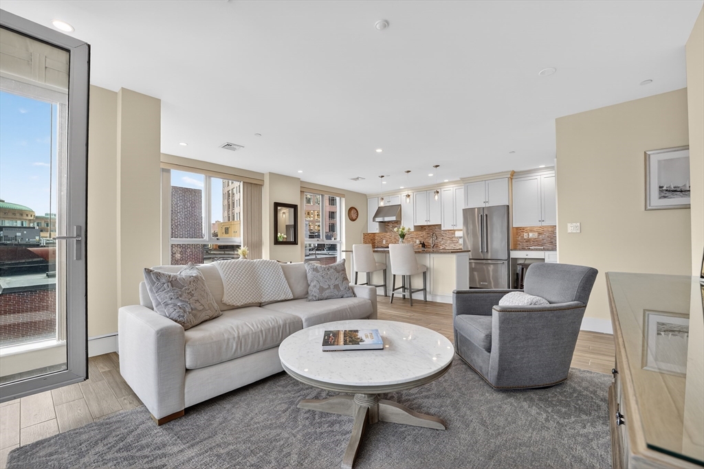 99-105 Broad St, Boston, Massachusetts, 2 Bedrooms Bedrooms, 5 Rooms Rooms,2 BathroomsBathrooms,Residential,For Sale,Broad St,73493753