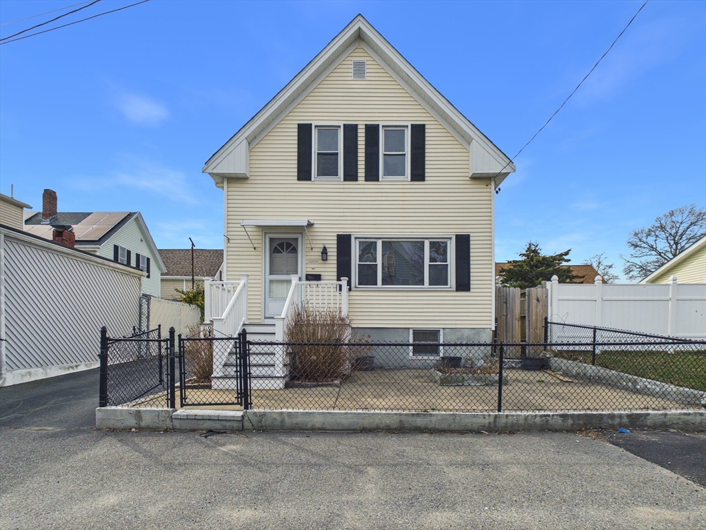 275 Dartmouth St, New Bedford, Massachusetts, 3 Bedrooms Bedrooms, 6 Rooms Rooms,1 BathroomBathrooms,Residential,For Sale,Dartmouth St,73493505