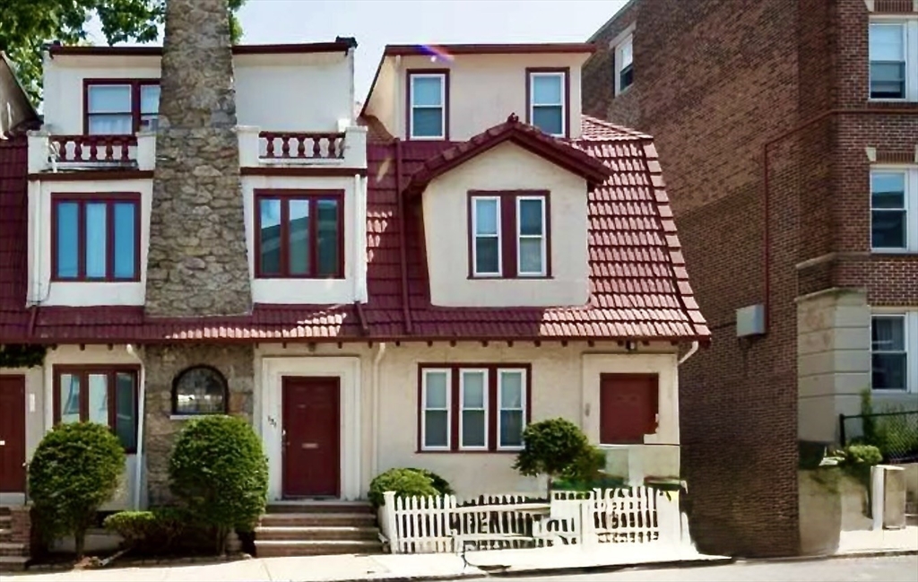 129 Sutherland, Boston, Massachusetts, 5 Bedrooms Bedrooms, 6 Rooms Rooms,4 BathroomsBathrooms,Residential Lease,For Rent,Sutherland,73493759