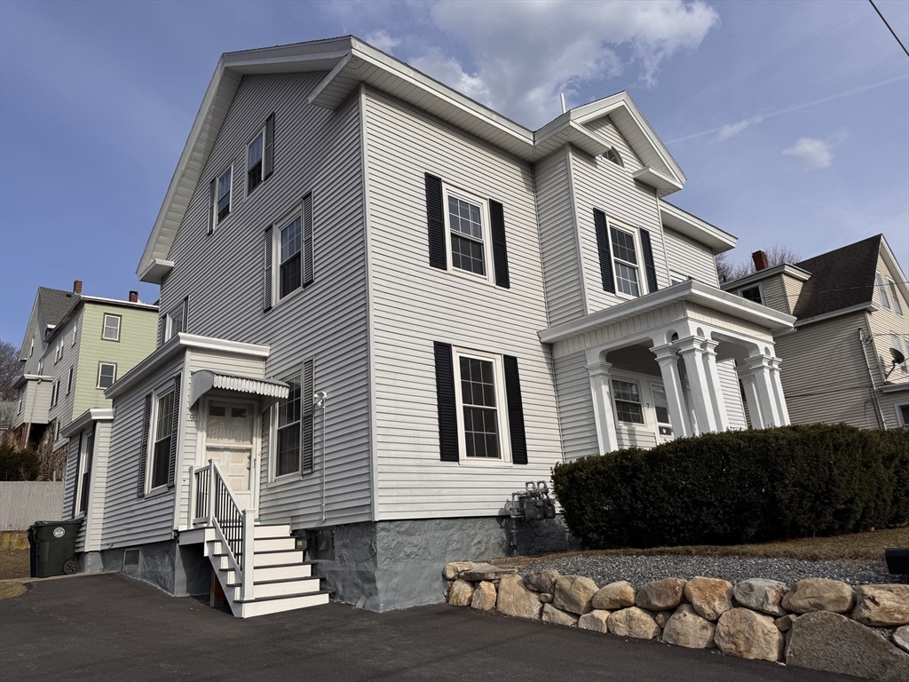 7-9 Buxton Court, Andover, Massachusetts, 3 Bedrooms Bedrooms, 16 Rooms Rooms,2.5 BathroomsBathrooms,Residential Income,For Sale,Buxton Court,73493761