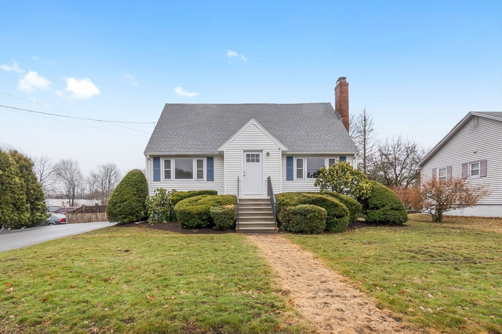 24 Garden St, Danvers, Massachusetts, 2 Bedrooms Bedrooms, 4 Rooms Rooms,1 BathroomBathrooms,Residential Lease,For Rent,Garden St,73488664