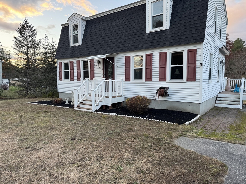 12 Morway Dr, Londonderry, New Hampshire, 3 Bedrooms Bedrooms, 7 Rooms Rooms,2.5 BathroomsBathrooms,Residential,For Sale,Morway Dr,73480372