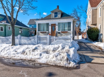 28 Apthorp St, Quincy, Massachusetts, 4 Bedrooms Bedrooms, 6 Rooms Rooms,1.5 BathroomsBathrooms,Residential,For Sale,Apthorp St,73477943