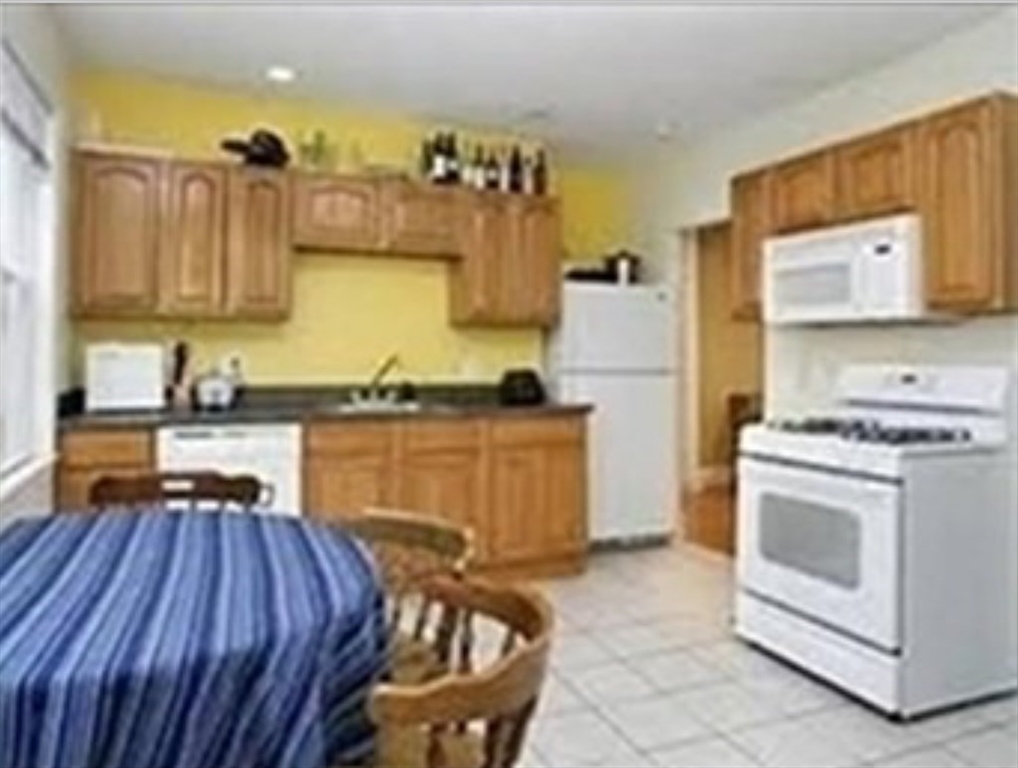 578 Washington, Boston, Massachusetts, 2 Bedrooms Bedrooms, 4 Rooms Rooms,1 BathroomBathrooms,Residential Lease,For Rent,Washington,73467378