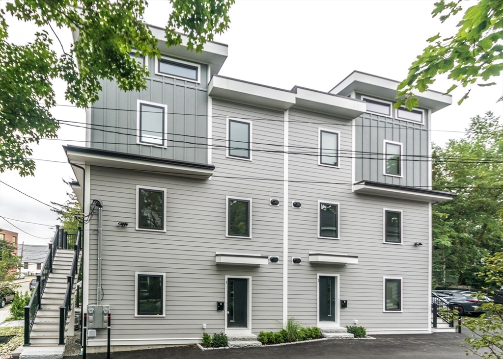 15 Alder Street, Waltham, Massachusetts, 3 Bedrooms Bedrooms, 6 Rooms Rooms,3.5 BathroomsBathrooms,Residential,For Sale,Alder Street,73470370