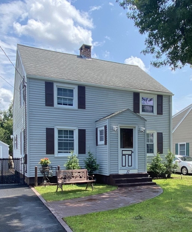 37 Chesterfield Ave, Springfield, Massachusetts, 2 Bedrooms Bedrooms, 5 Rooms Rooms,1.5 BathroomsBathrooms,Residential,For Sale,Chesterfield Ave,73477142