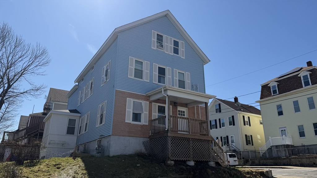 529 Warren, Fall River, Massachusetts, 5 Bedrooms Bedrooms, 17 Rooms Rooms,2 BathroomsBathrooms,Residential Income,For Sale,Warren,73493774