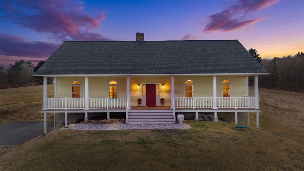 126 Howe St, East Brookfield, Massachusetts, 3 Bedrooms Bedrooms, 8 Rooms Rooms,2 BathroomsBathrooms,Residential,For Sale,Howe St,73493173