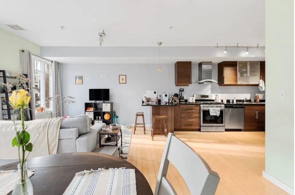 1431-1433 Tremont St, Boston, Massachusetts, 2 Bedrooms Bedrooms, 6 Rooms Rooms,2 BathroomsBathrooms,Residential Lease,For Rent,Tremont St,73493784