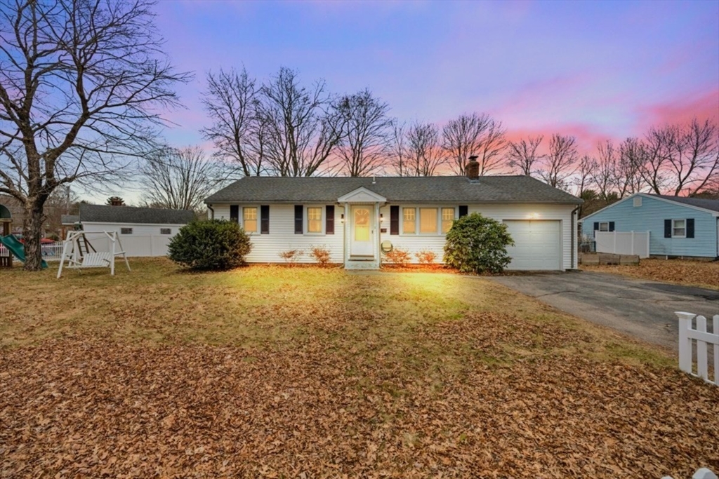 27 Suffolk Rd, Sharon, Massachusetts, 3 Bedrooms Bedrooms, 8 Rooms Rooms,1.5 BathroomsBathrooms,Residential,For Sale,Suffolk Rd,73493793