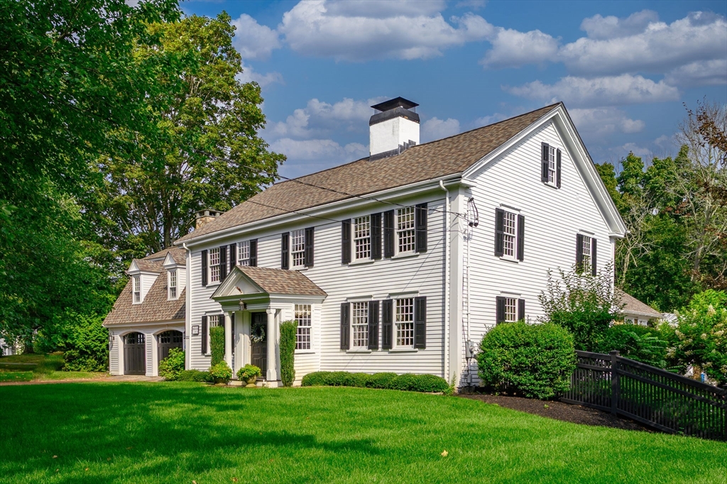 233 Washington St, Hanover, Massachusetts, 3 Bedrooms Bedrooms, 10 Rooms Rooms,3.5 BathroomsBathrooms,Residential,For Sale,Washington St,73493802