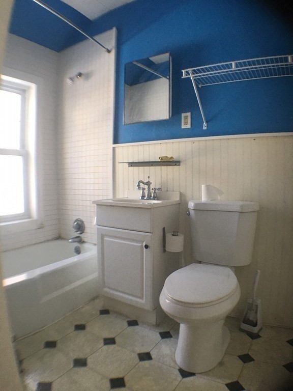 23 Firglade, Worcester, Massachusetts, 3 Bedrooms Bedrooms, 5 Rooms Rooms,1 BathroomBathrooms,Residential Lease,For Rent,Firglade,73493806