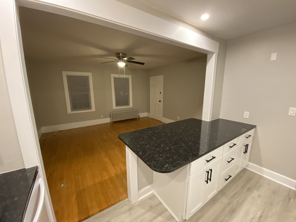 91 Main, Easton, Massachusetts, 1 Bedroom Bedrooms, 4 Rooms Rooms,1 BathroomBathrooms,Residential Lease,For Rent,Main,73493831