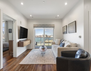 99 Sumner St, Boston, Massachusetts, 2 Bedrooms Bedrooms, 6 Rooms Rooms,2 BathroomsBathrooms,Residential,For Sale,Sumner St,73493860