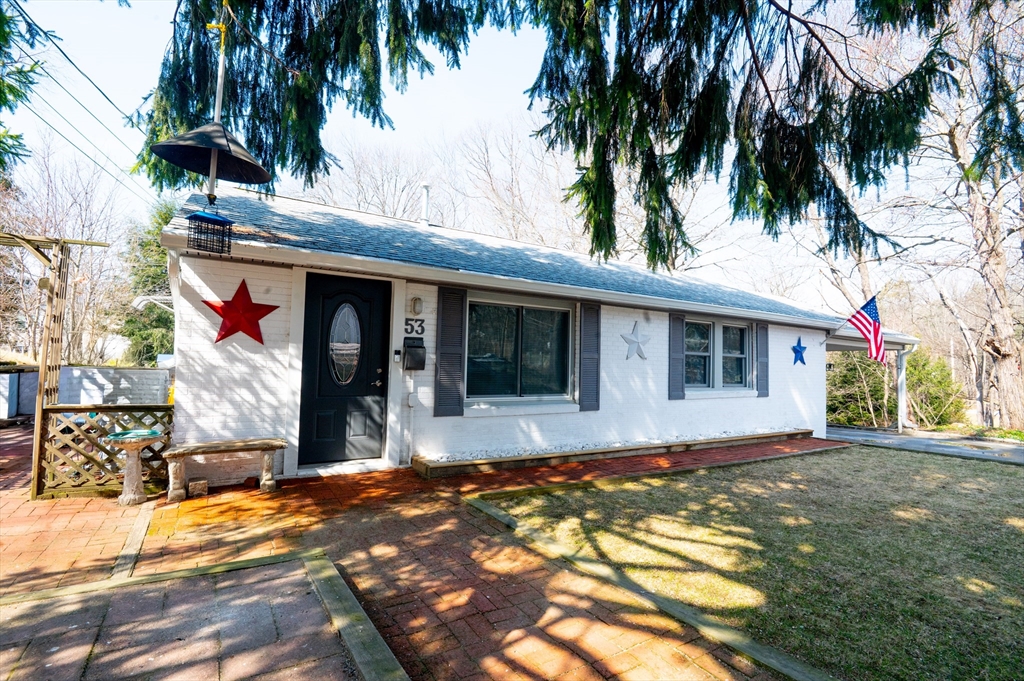 53 Tiverton Pkwy, Worcester, Massachusetts, 3 Bedrooms Bedrooms, 6 Rooms Rooms,1 BathroomBathrooms,Residential,For Sale,Tiverton Pkwy,73493861