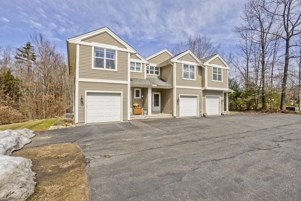 330 Haydenvielle Rd, Northampton, Massachusetts, 2 Bedrooms Bedrooms, 3 Rooms Rooms,2.5 BathroomsBathrooms,Residential,For Sale,Haydenvielle Rd,73493912