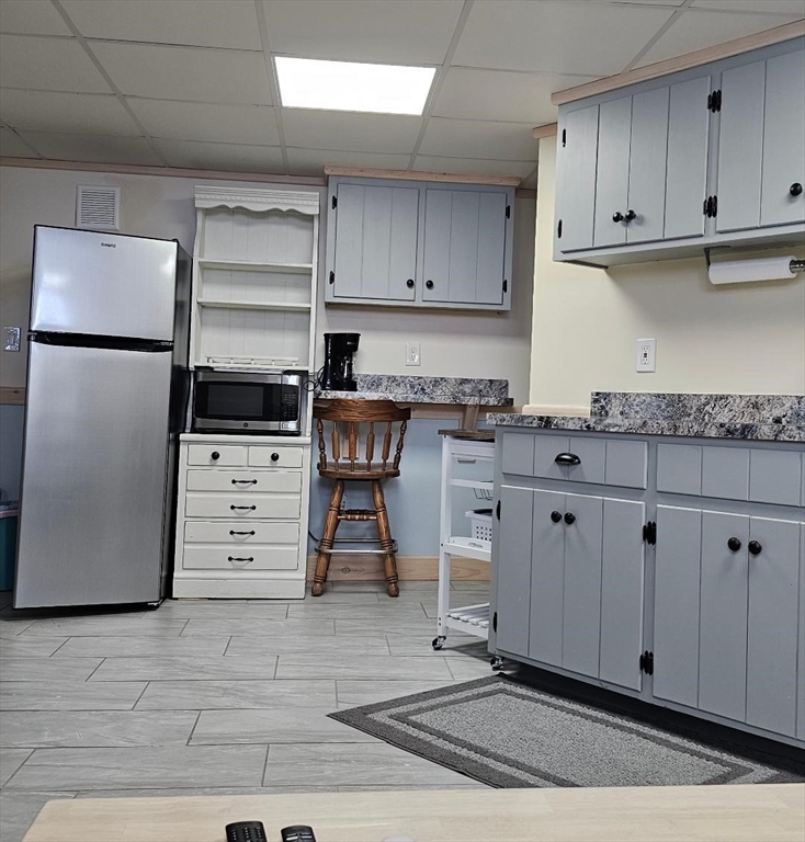 457 Locust Street, Fall River, Massachusetts, 2 Rooms Rooms,1 BathroomBathrooms,Residential Lease,For Rent,Locust Street,73493895