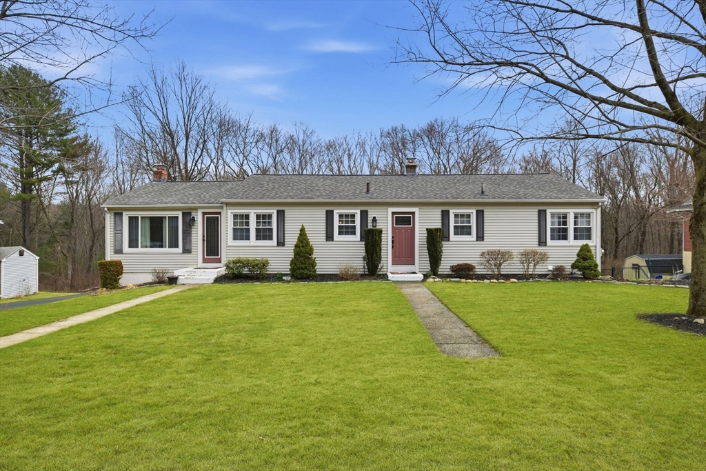 105 Mountain View St, South Hadley, Massachusetts, 4 Bedrooms Bedrooms, 8 Rooms Rooms,2 BathroomsBathrooms,Residential,For Sale,Mountain View St,73493798