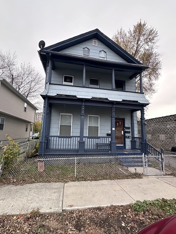 13 Ringgold St, Springfield, Massachusetts, 7 Bedrooms Bedrooms, 14 Rooms Rooms,3 BathroomsBathrooms,Residential Income,For Sale,Ringgold St,73454185