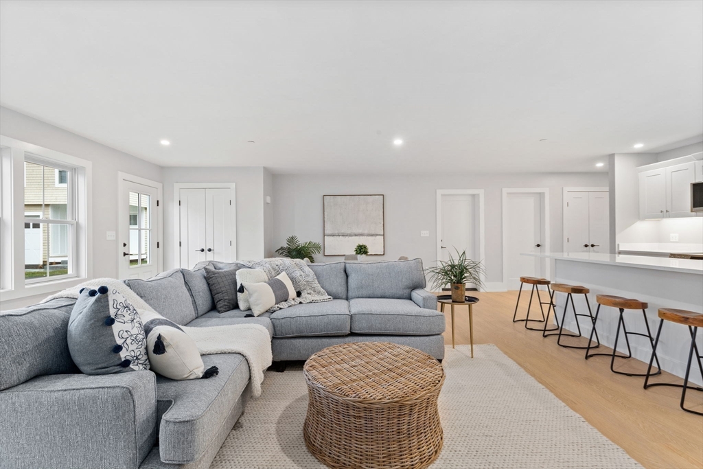 14 Old Country Way, Scituate, Massachusetts, 2 Bedrooms Bedrooms, 5 Rooms Rooms,2 BathroomsBathrooms,Residential,For Sale,Old Country Way,73482043