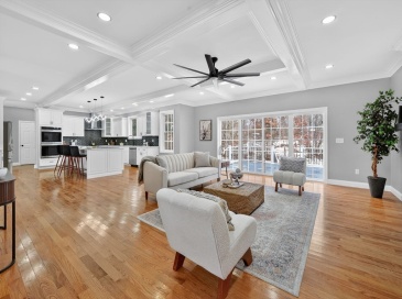 2 Happy Acres Lane, East Longmeadow, Massachusetts, 4 Bedrooms Bedrooms, 10 Rooms Rooms,3.5 BathroomsBathrooms,Residential,For Sale,Happy Acres Lane,73413731