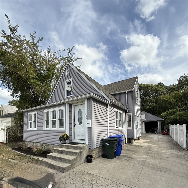 143 Saint James Cir, Springfield, Massachusetts, 4 Bedrooms Bedrooms, 7 Rooms Rooms,2 BathroomsBathrooms,Residential,For Sale,Saint James Cir,73421819