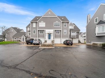 700 Shore Dr, Fall River, Massachusetts, 2 Bedrooms Bedrooms, 5 Rooms Rooms,2 BathroomsBathrooms,Residential,For Sale,Shore Dr,73466545